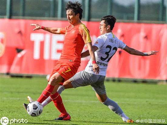 国足此前热身赛5-1战胜河北华夏幸福。